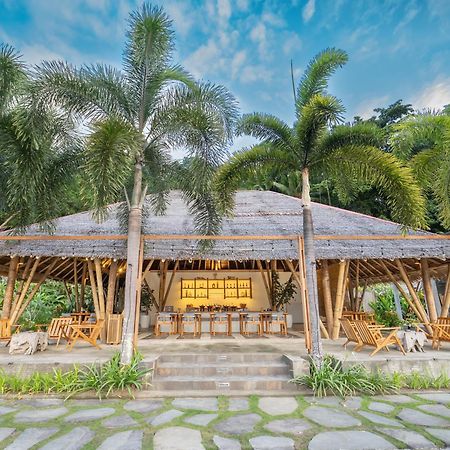 D'Lagoon Dive Resort Bitung Экстерьер фото