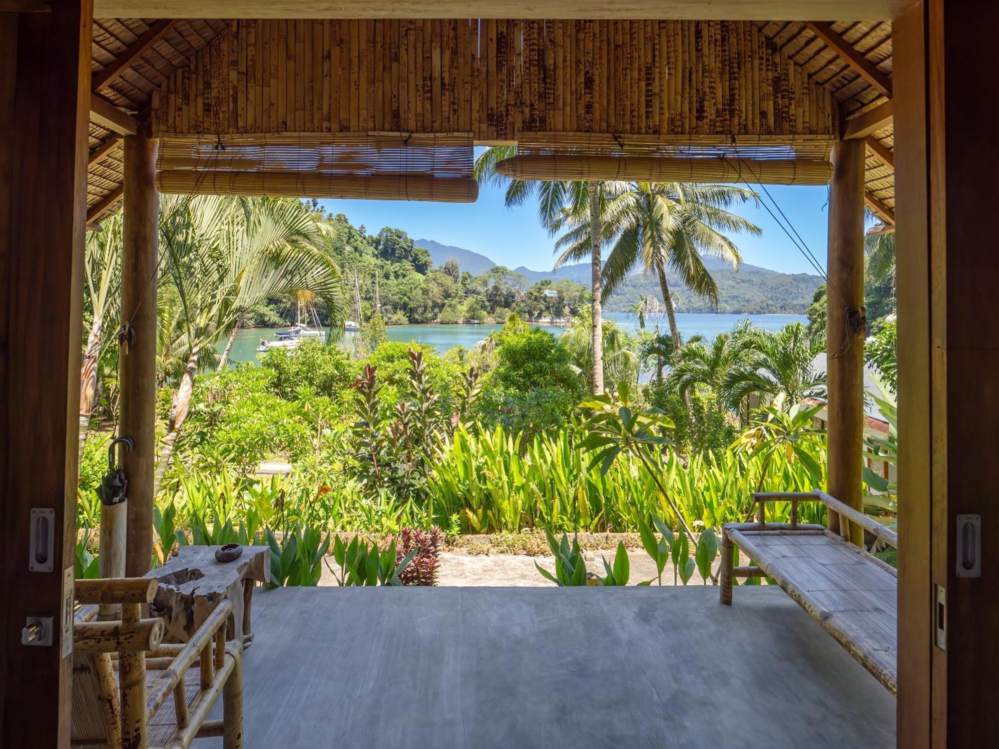 D'Lagoon Dive Resort Bitung Экстерьер фото