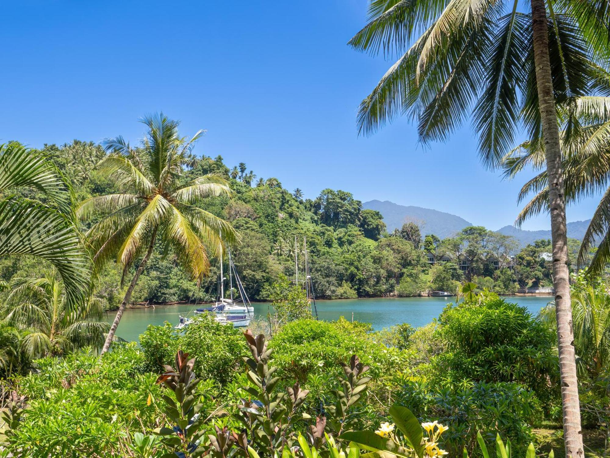 D'Lagoon Dive Resort Bitung Экстерьер фото