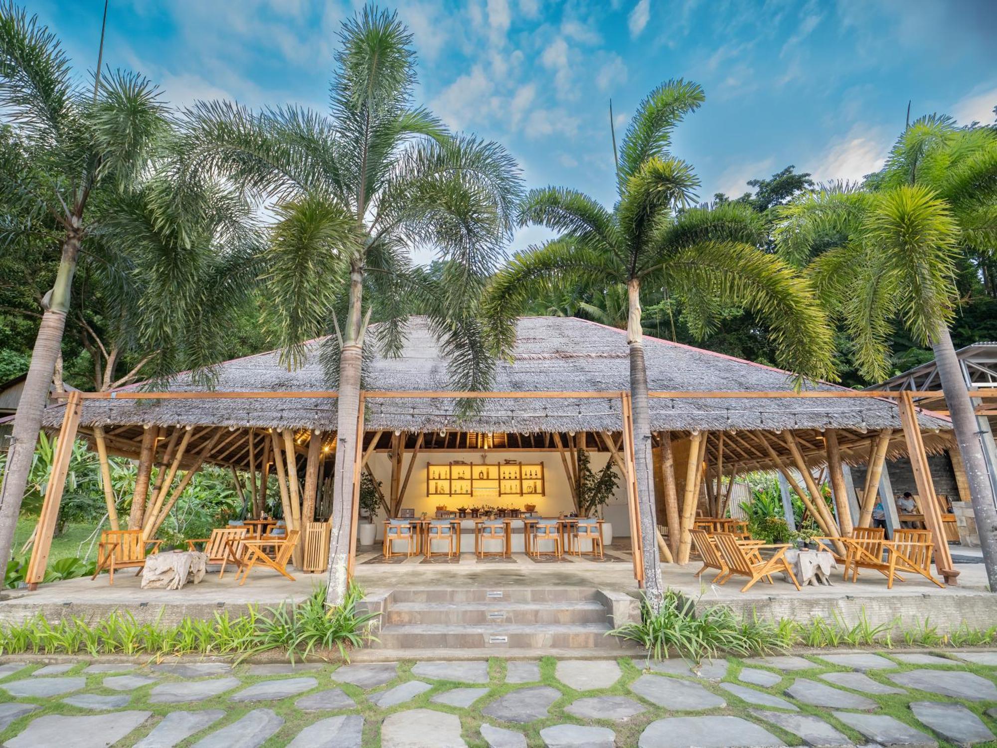 D'Lagoon Dive Resort Bitung Экстерьер фото