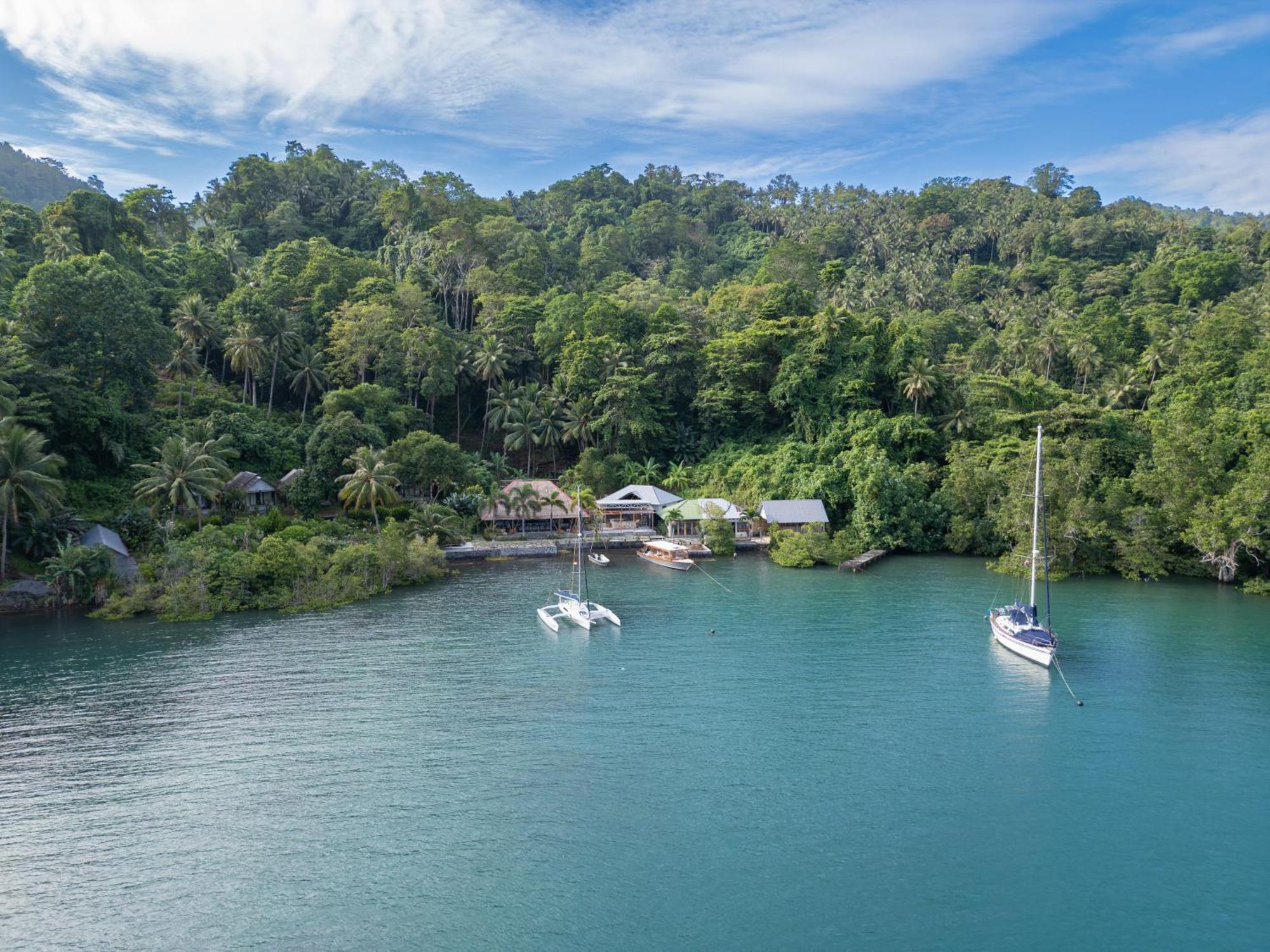 D'Lagoon Dive Resort Bitung Экстерьер фото