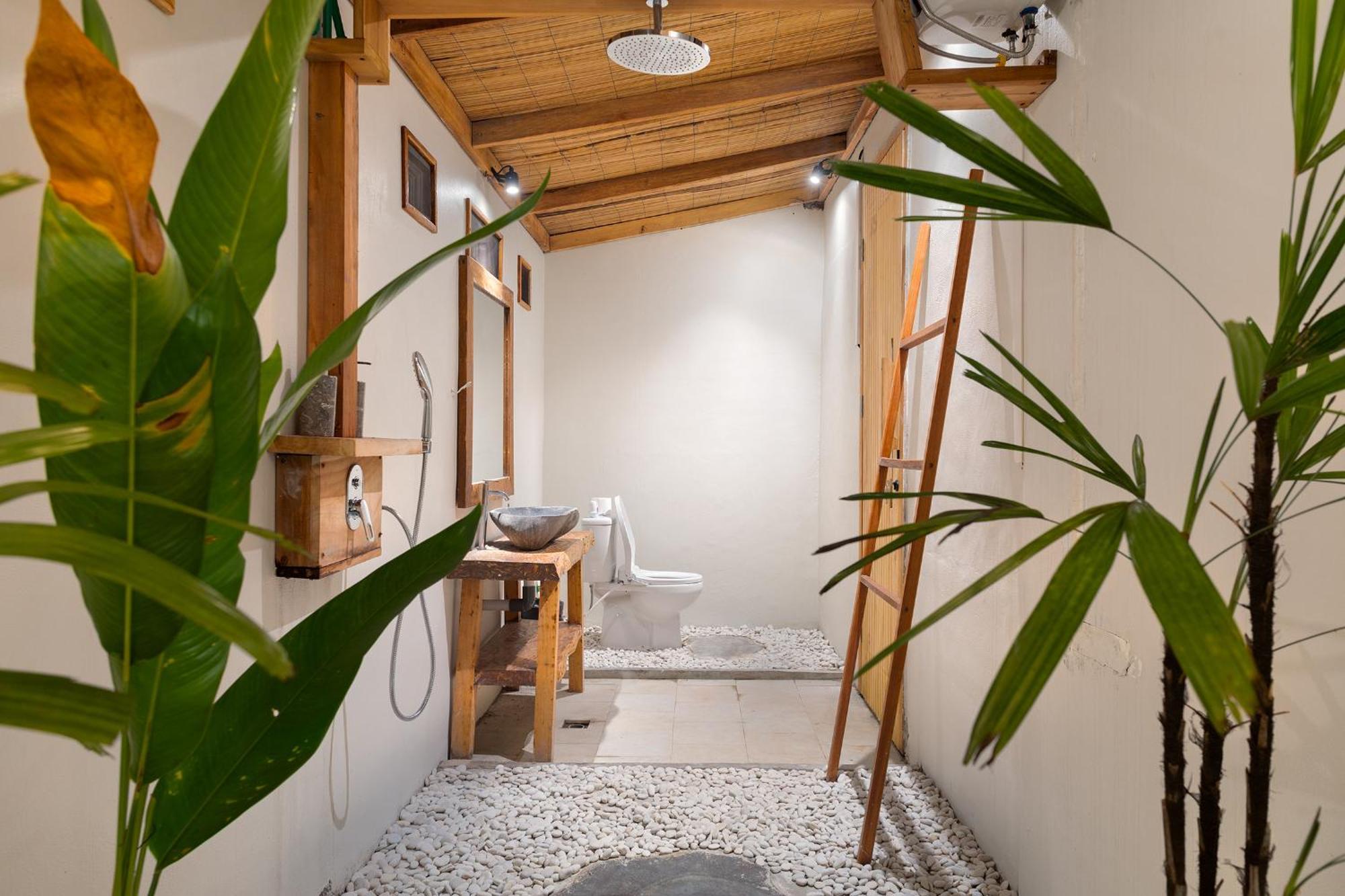 D'Lagoon Dive Resort Bitung Экстерьер фото